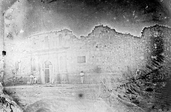 How it was the church of Alamo in a 1850 daguerreotype