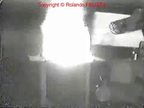 Il materiale distrutto dal raggio della macchina