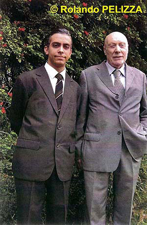 La controversa foto datata 5 Agosto 1996, periziata come autentica, nella quale appare il presunto Ettore Majorana con Rolando Pelizza. A quel tempo, Majorana avrebbe dovuto avere 90 anni.