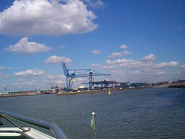Una visione panoramica del porto di Rotterdam