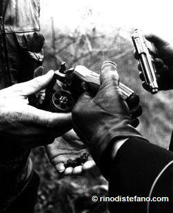 La pistola di Zanfretta con i bossoli esplosi